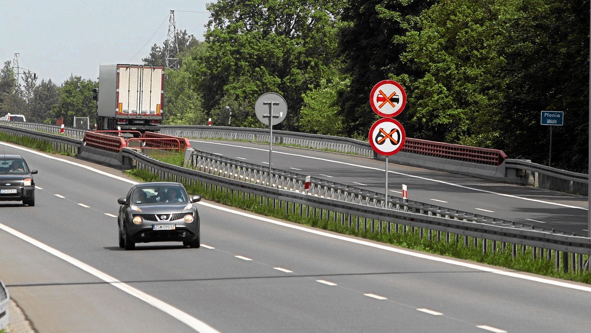 Generalna Dyrekcja Dróg Krajowych i Autostrad ogłosiła przetargi na trzy kolejne odcinki drogi ekspresowej S3 na Dolnym Śląsku. Budowa fragmentu trasy o długości ponad 47 km powinna się zakończyć w 2016 r.