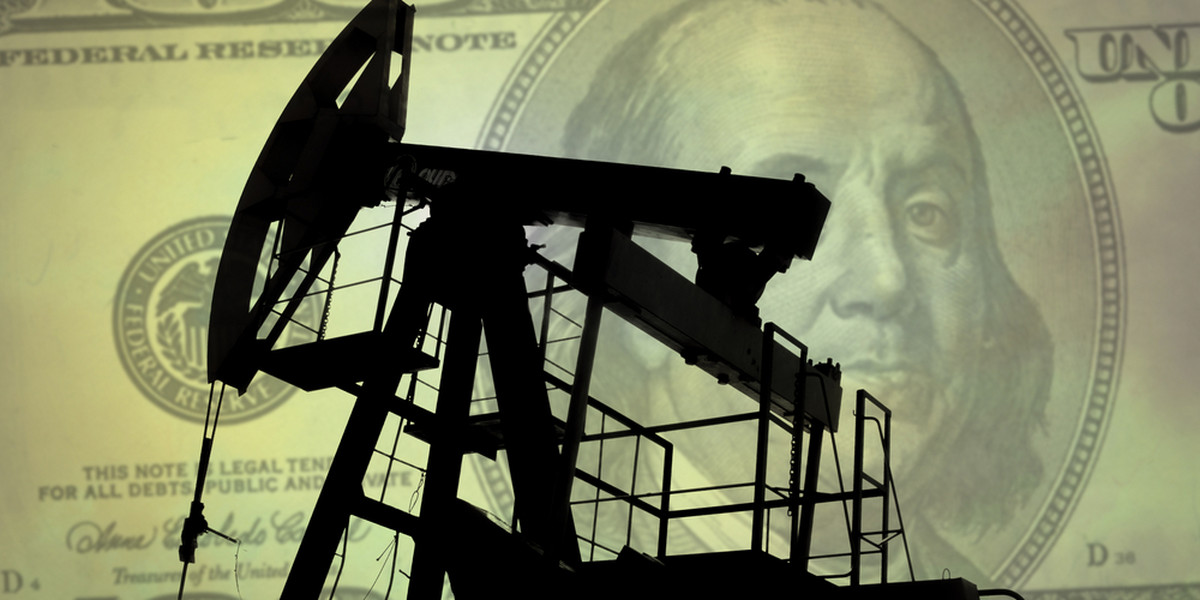 Ropa naftowa w USA drożeje w reakcji na informację o znacznym spadku zapasów surowca