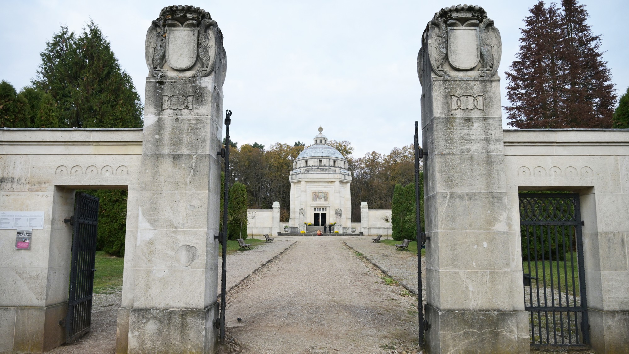 Mauzóleum v Krásnohorskom Podhradí
