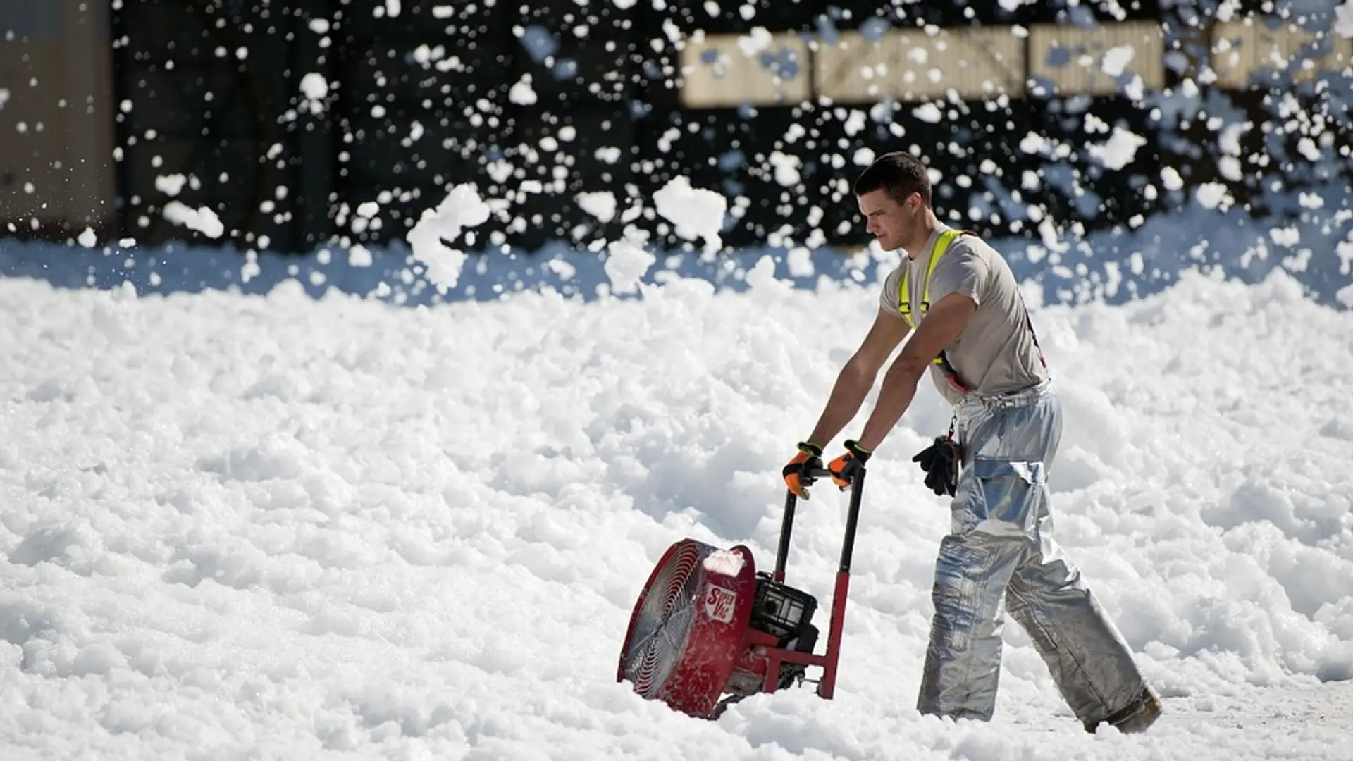 To nie jest ściema. W Polsce spadł już pierwszy śnieg! Wakacje last minute na nartach?