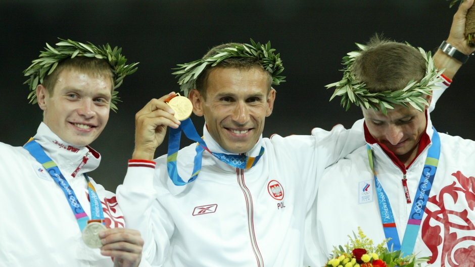 Robert Korzeniowski jest czterokrotnym mistrzem olimpijskim w chodzie (1996 - 50 km, 2000 - 20 km, 50 km, 2004 - 50 km)