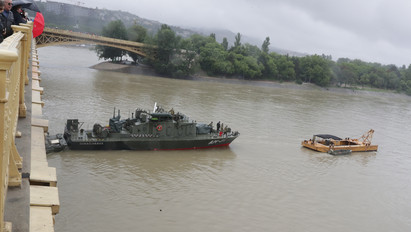 Dunai hajóbaleset: veszélyes műveletre készülnek a Hableánnyal
