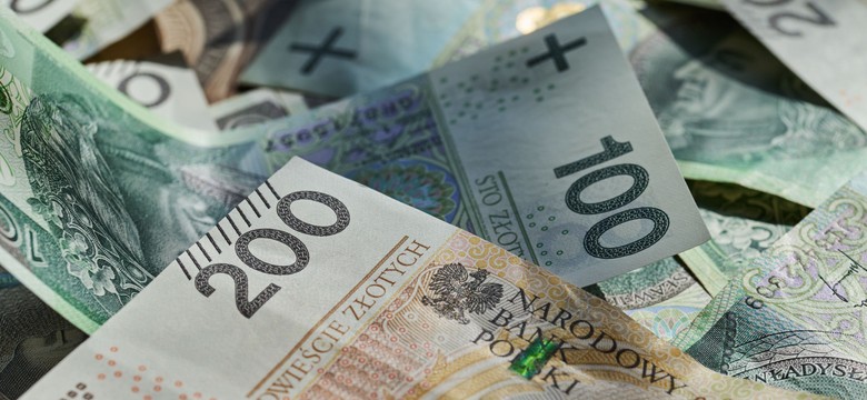 400 proc. miesięcznej pensji. Kto może otrzymać pieniądze?