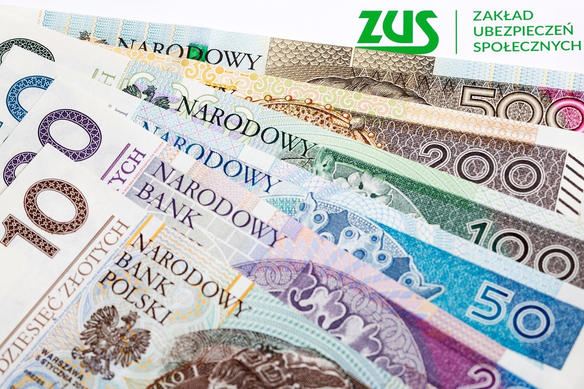 zus, pieniądze, banknoty, emerytura