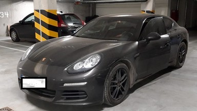 Zatrzymano sprawcę kradzieży luksusowego porsche. Odzyskano auto za ćwierć mln zł