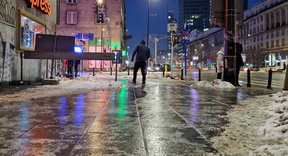 IMGW ostrzega przed tym, co stanie się na drogach i chodnikach. Trzeba uważać