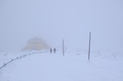 Zamknięte szlaki, ostrzeżenia GOPR... Fatalne warunki w Karkonoszach