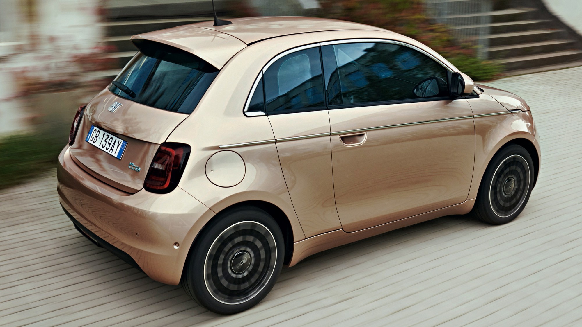 Fiat 500e 3+1 - pierwsza jazda nowym modelem