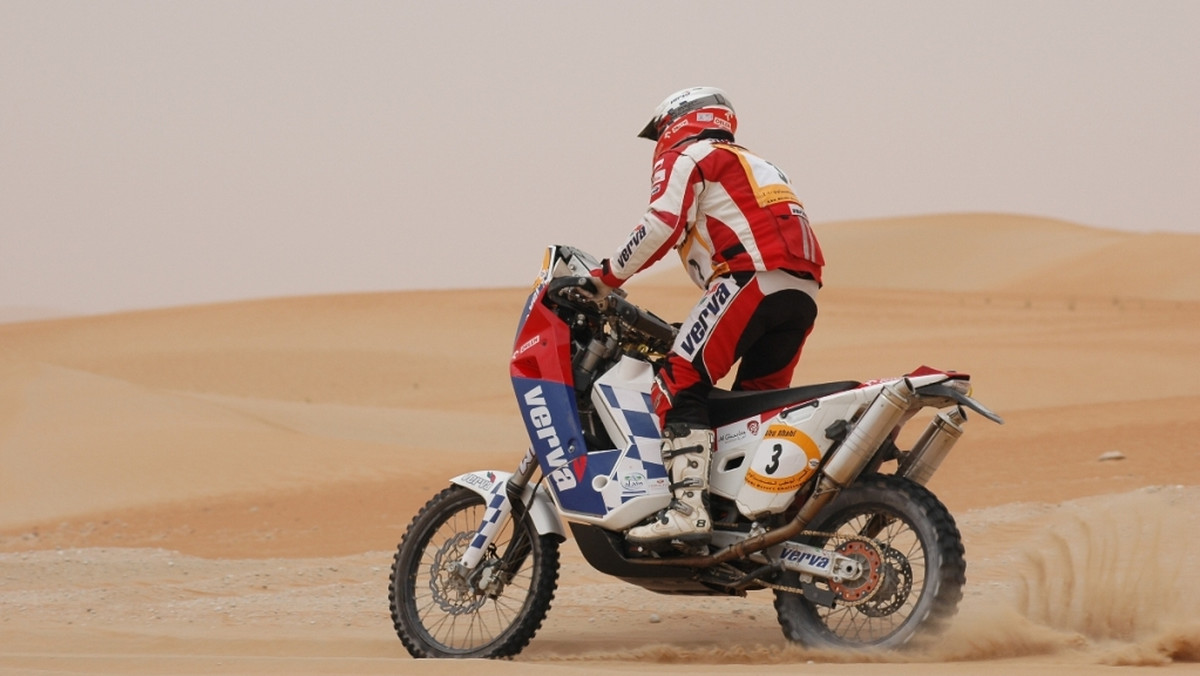 Jakub Przygoński zajął czwarte miejsce na czwartym etapie rajdu Abu Dhabi Desert Challenge, pierwszej eliminacji mistrzostw świata w rajdach terenowych FIM. Wygrał Sean Gaugain z RPA, który wyprzedził lidera klasyfikacji generalnej Hiszpana Marca Comę.