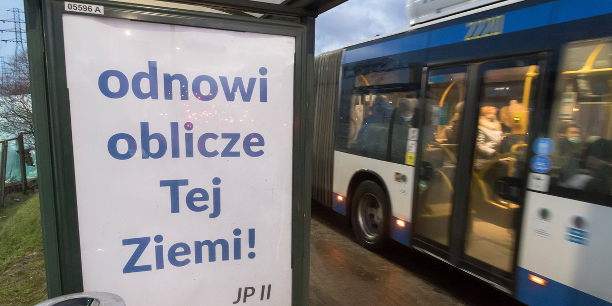 Przystanek autobusowy w Gdańsku.