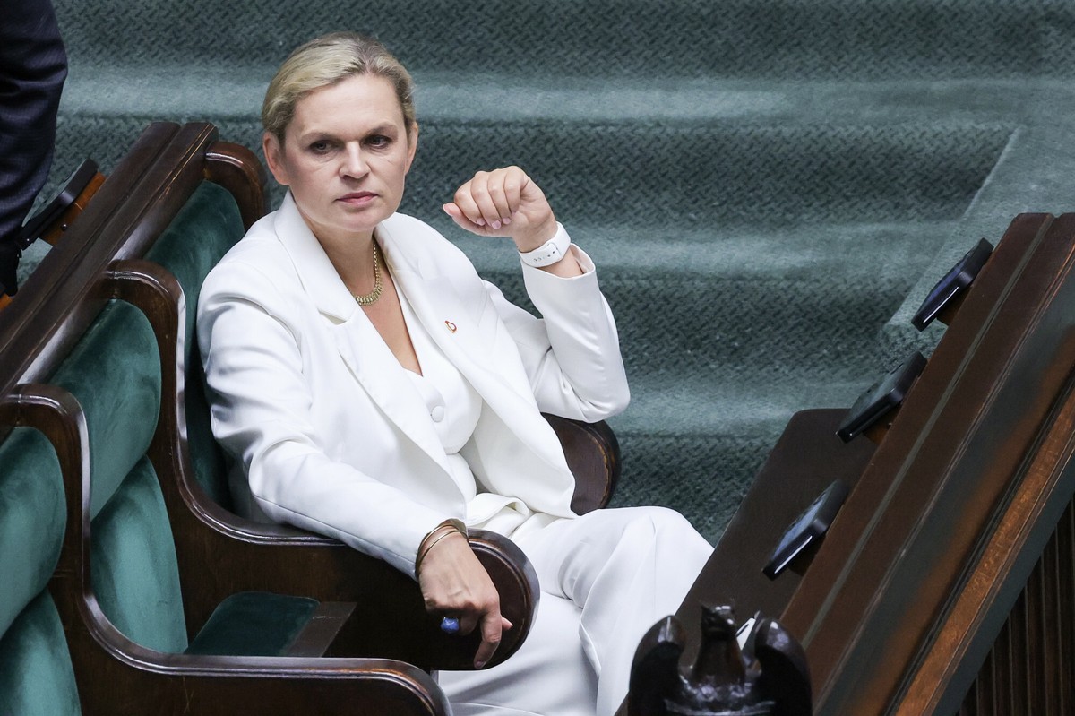 25 września w szkołach coraz bardziej kontrowersyjny. Nowe wątpliwości