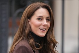 Kejt Midlton otišla na odmor, pa se ODVALILA OD ALKOHOLA: ŠOK SLIKE PIJANE PRINCEZE su dokaz njene PRAVE PRIRODE pre 'okova krune' - O OVOME ćuti skoro 20 godina