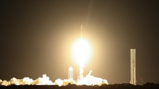 Loty kosmiczne to nie tylko prestiż. Czy polskie prawo nadąża za misją Uznańskiego?