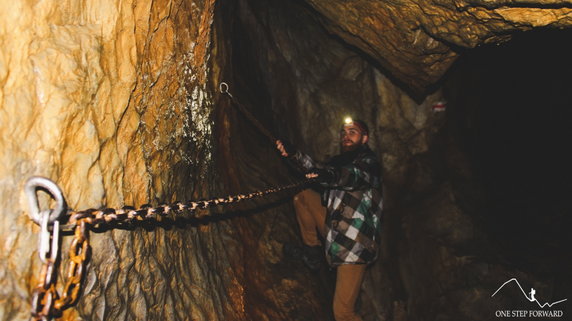 Jedno z niewielu miejsc w Jaskini Mylnej, w których można się bezproblemowo wyprostować - Wielki Chodnik