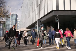 Niemcy: Łagodzenie restrykcji wobec w pełni zaszczepionych i ozdrowieńców