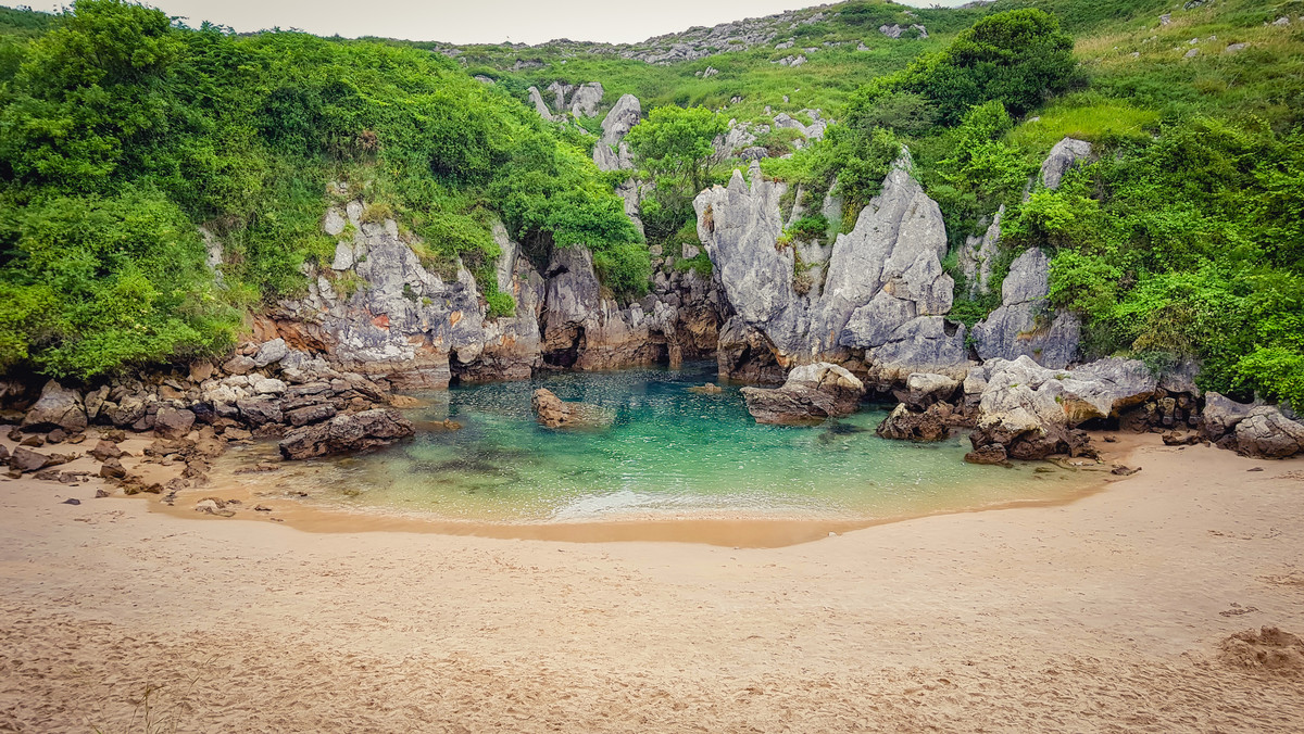 Playa de Gulpiyuri