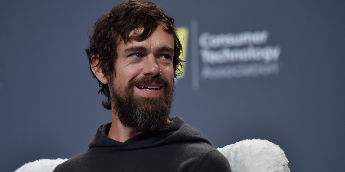 Jack Dorsey, współzałożyciel i CEO Twittera, przez kilka lat nie pobierał pensji. Pierwszą dostał w 2018 roku: 140 centów