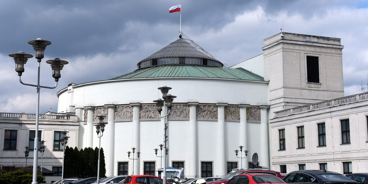 Pierwsze posiedzenie Sejmu będzie przedłużone? Już dziś złożą pierwsze uchwały.