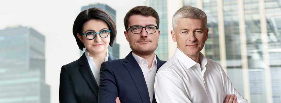 Od lewej: Dorota Korzeniowska, CEO Task4m.com, Michał Chabowski, członek zarządu i partner funduszy Venture Capital z grupy Rubicon Partners oraz Janusz Dziurzyński, Prezes ABSL, BAT Digital Business Solutions