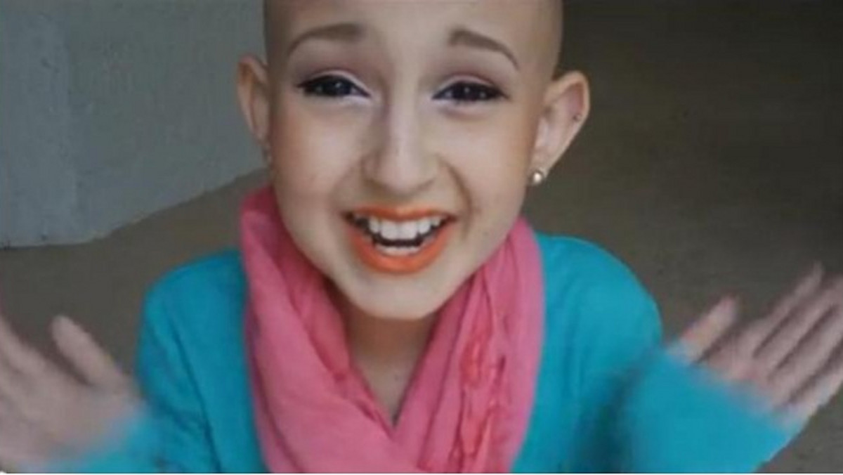 13-letnia <strong>Talia Joy Castellano</strong> zmarła we wtorek w Orlando na Florydzie. Dziewczynka od 7 roku życia chorowała na nerwiaka płodowego. Po jakimś czasie zdiagnozowano u niej też białaczkę. Pomimo serii chemioterapii i radioterapii dziewczynka nadal była pogodna i pełna życia.