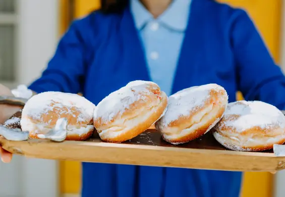 Przepis na pieczone pączki, które pokochają ci, którzy dbają o linię. Są równie pyszne, co te tradycyjne