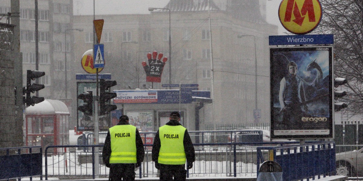 W środę na stacji metra Wierzbno umarł starszy mężczyzna