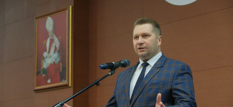 Minister Czarnek zapewnia: szkoły będą ogrzane, żadnej nauki zdalnej nie będzie