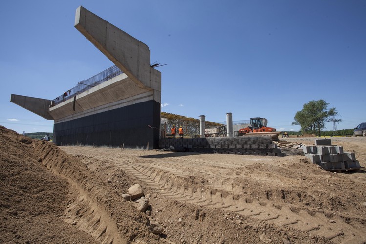 Budowa S3, 26 bm. przy węźle Bolków w miejscowości Sady Dolne, przy DK nr 5<br><br> fot. (mr) PAP/Aleksander Koźmiński
