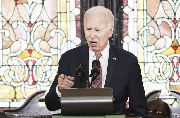 Joe Biden podczas wyborczego wystąpienia w kościele w Charleston