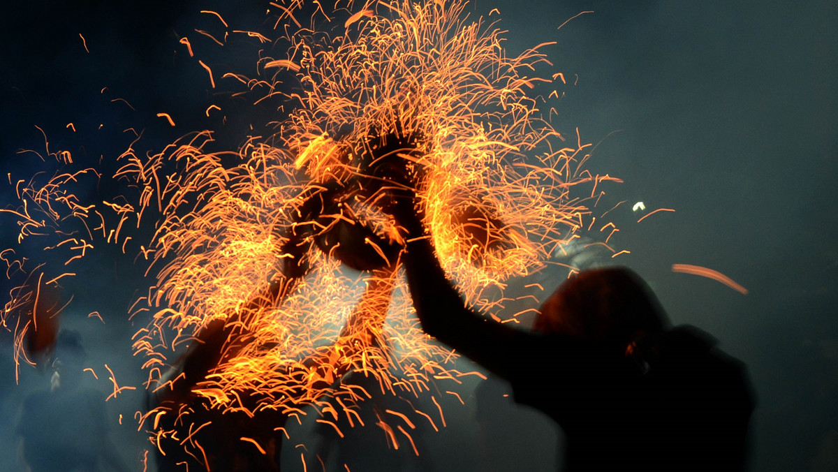 TOPSHOTS-INDONESIA-BALI-CEREMONY