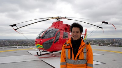 Dr Kevin Fong i londyński powietrzny ambulans