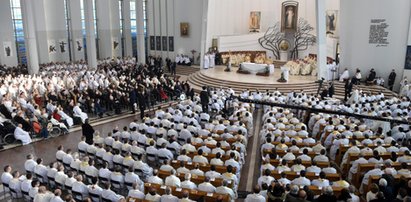 Tysiące pielgrzymów w Łagiewnikach, również zwolennicy księdza Natanka