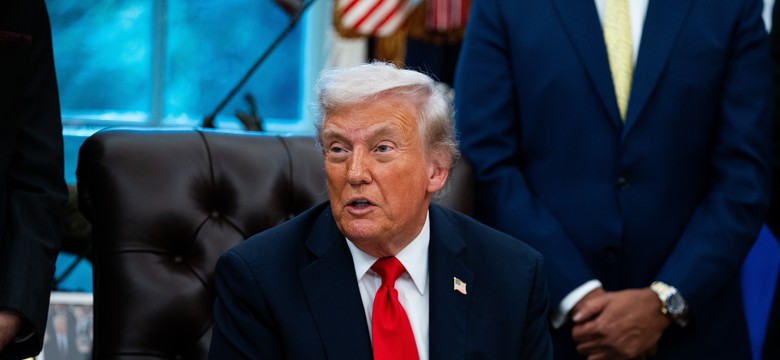 Trump chce 230 milionów odszkodowania od własnego rządu. Absurd czy strategia?