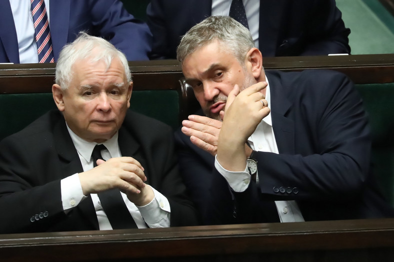Jarosław Kaczyński i ówczesny minister rolnictwa Jan Krzysztof Ardanowski na sali sejmowej, 13 czerwca 2019 r.