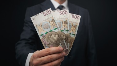 ile zarabiali polacy w listopadzie 2025? gus podał dane o wynagrodzeni