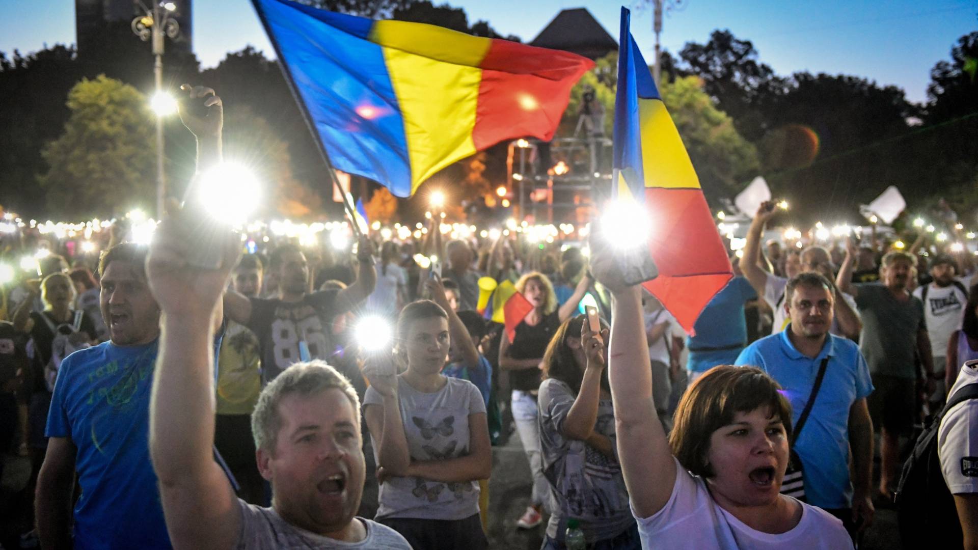 Trenutak kada je 15.000 Rumuna na protestu zapevalo himnu