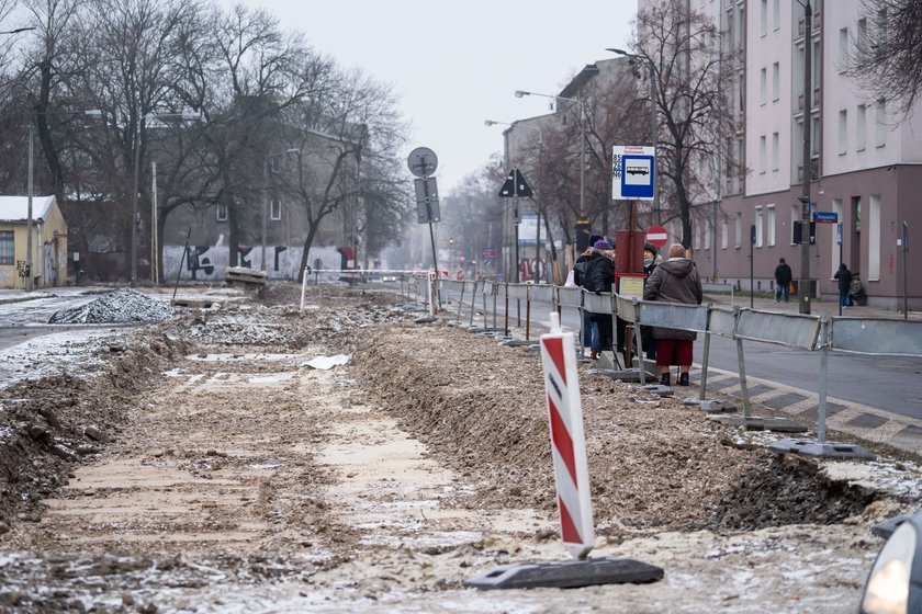 Remont ul.Wojska Polskiego - robotników nie widać, ale... przebudowa trwa