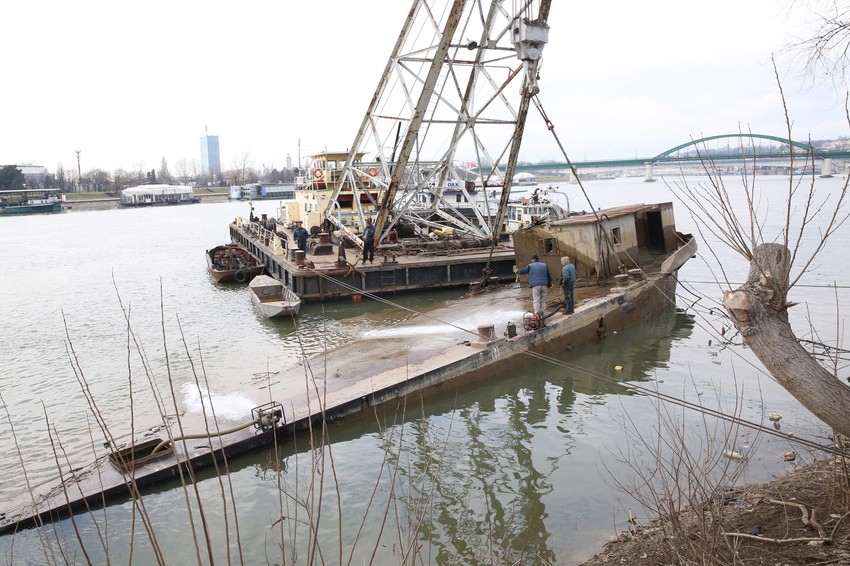 Nakon ovog plovila, preostalo je izvući još jedno koje se nalazi kod Gazele