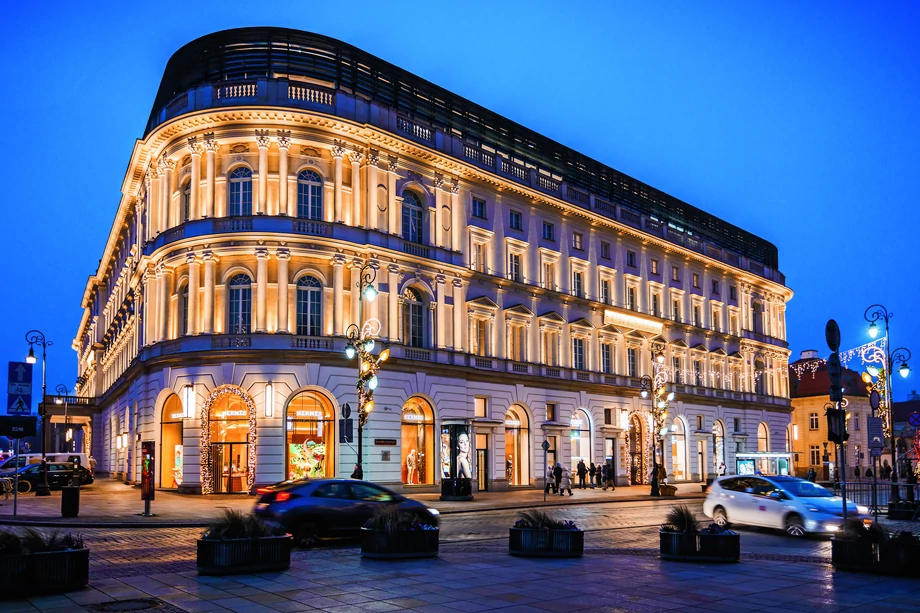 Wieczór odbył się w eleganckich przestrzeniach Hotelu Raffles Europejski Warsaw.