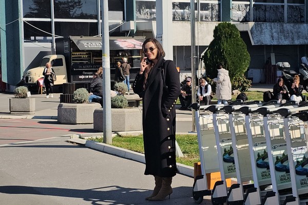 Sinoć ispred kuće u kojoj je devojčica stradala