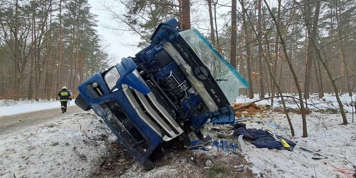 Podkarpacie. Tragiczny wypadek pod Sieniawą. Zginął 46-letni kierowca.