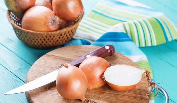 592985_crni-luk-shutterstock196617731