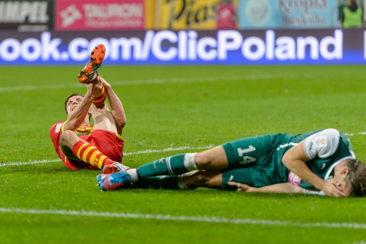 Koszmarny uraz piłkarza Jagiellonii. Pawłowski złamał nogę