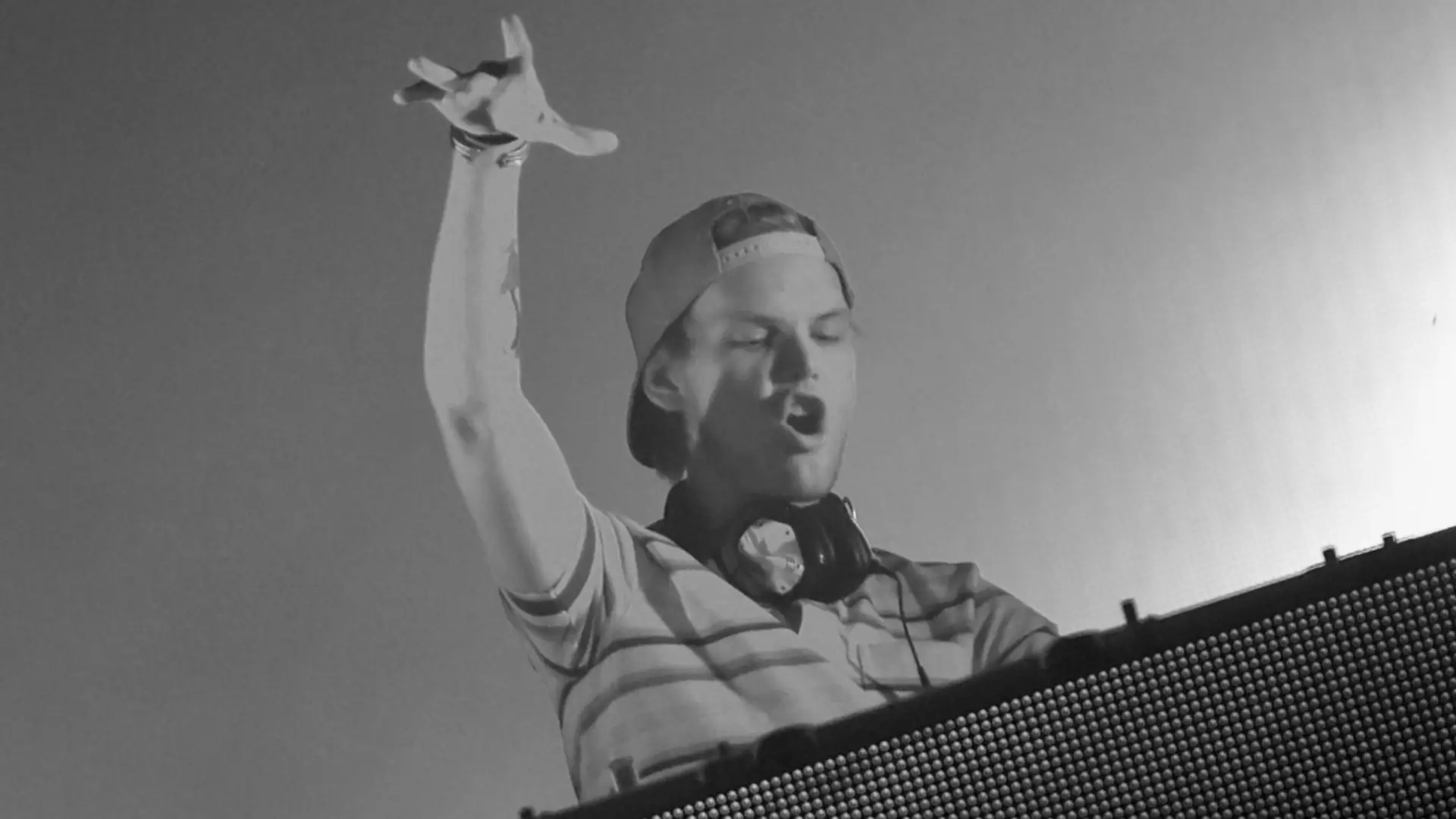 Znamy prawdopodobną przyczynę śmierci DJ-a Avicii. Rodzina wydała oświadczenie