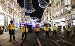 Incydent w Londynie. Ludzie uciekali ze stacji metra Oxford Circus do pobliskich sklepów i pubów