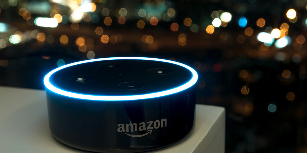Amazon Echo to jeden z asystentów głosowych. Popularność tych urządzeń rośnie