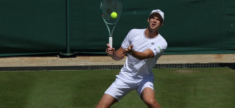 Dramat Huberta Hurkacza na Wimbledonie. Poddał mecz w czwartym secie