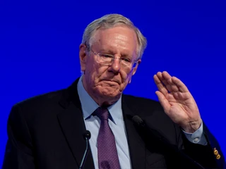 Steve Forbes: Zwróć uwagę na to, że reżim duszących zasad zostanie zastąpiony jedną z prostych zasad lub celów. Od osób, których to dotyczy, będzie zależeć znalezienie najlepszych sposobów na realizację danego zadania.