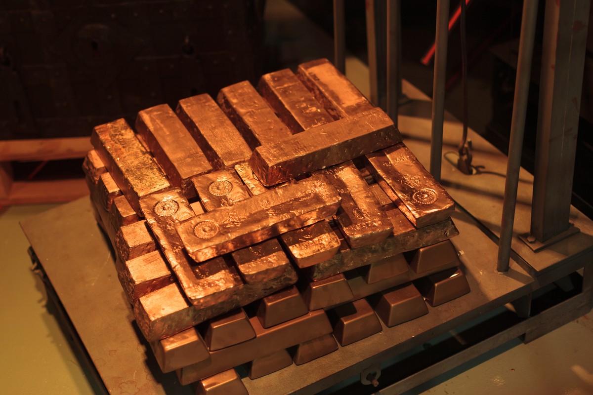 Niepewność na rynkach winduje ceny złota. "Zmienia się świat globalnych finansów"