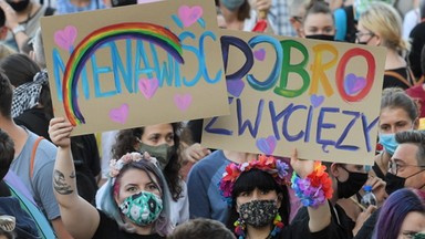 Strefy wolne od LGBT w odwrocie. Jednak działacze PiS twardo ich bronią